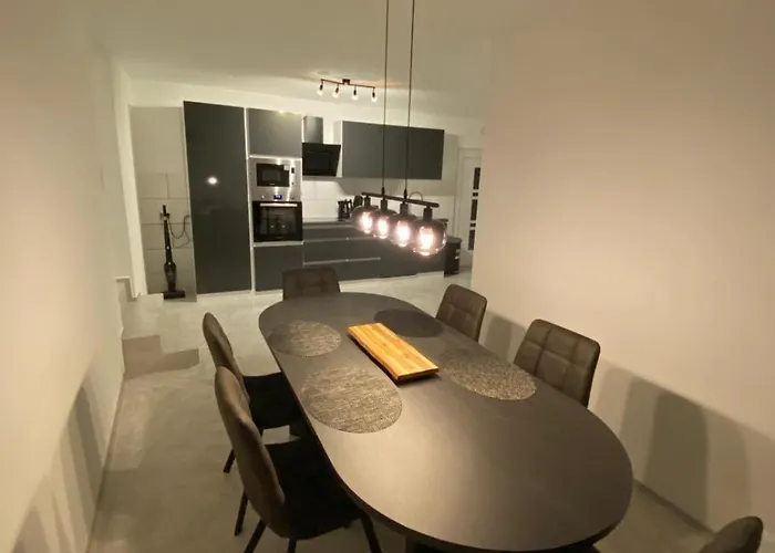 Haus Schoenborn Family 公寓 *
